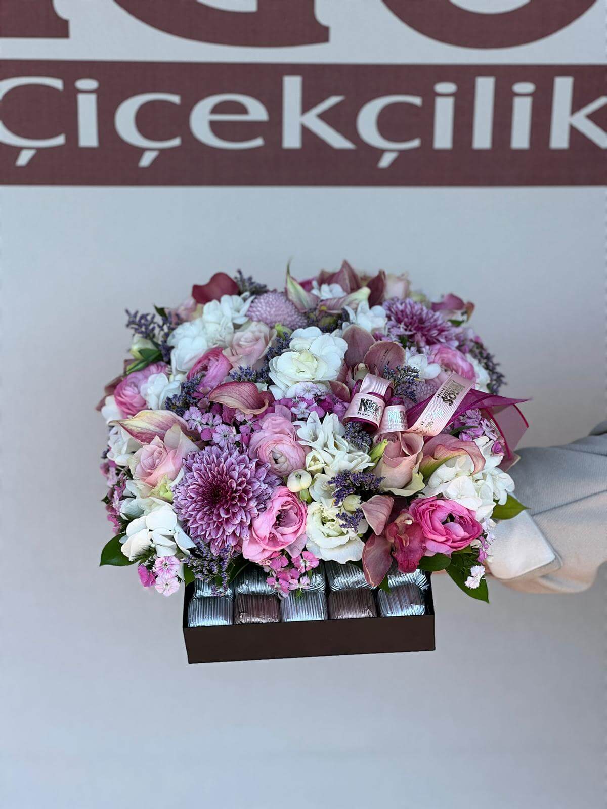 Çikolatalı Pink Aranjman